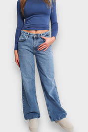 "Wide" mid waist jeans